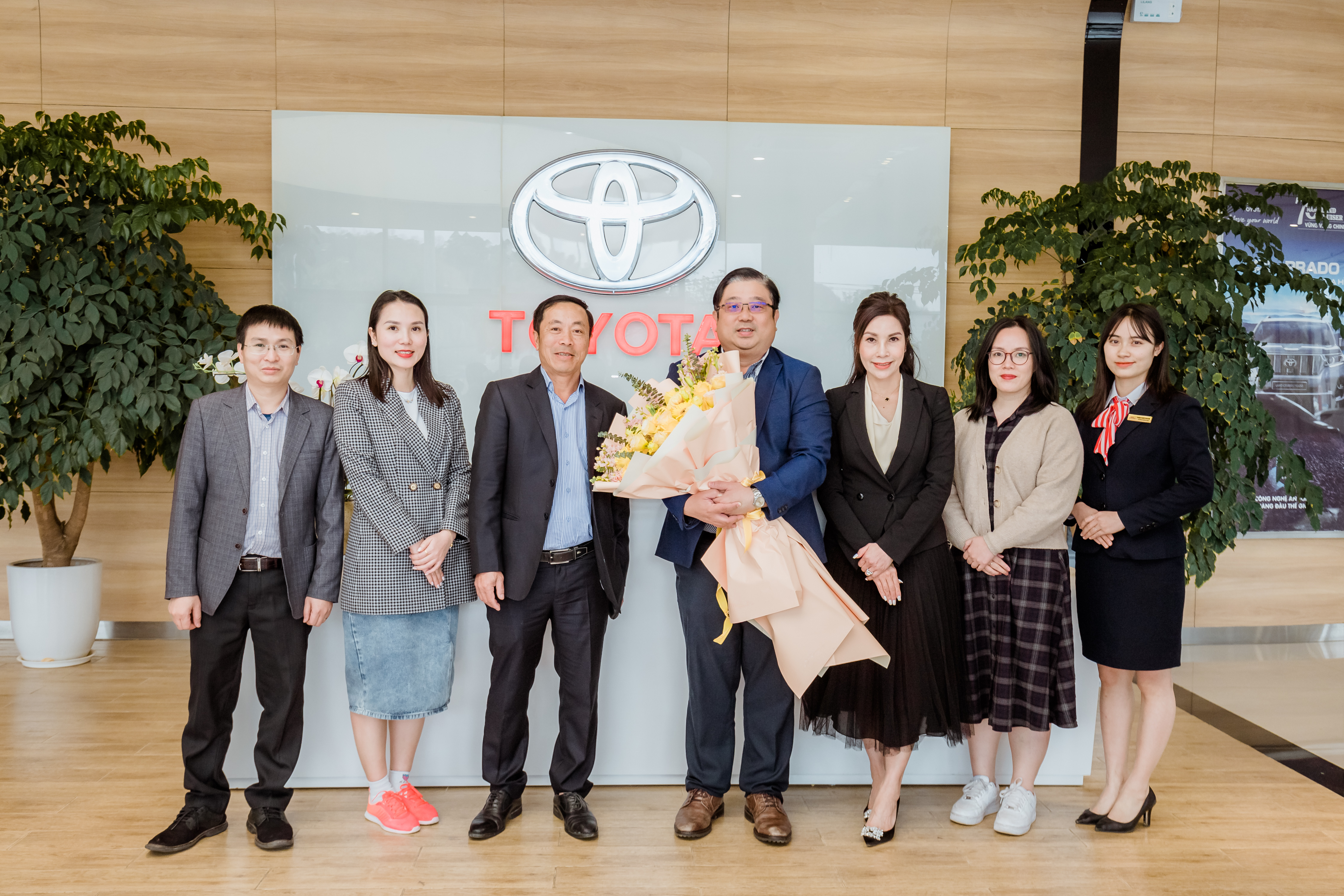 Lễ đón P.TGĐ Toyota Việt Nam lên thăm quan Toyota Tây Bắc Sơn La